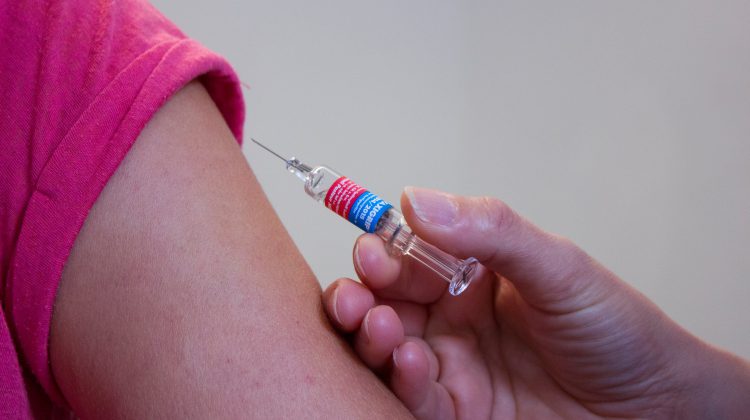 Island Health sticks with ‘whole community approach’ to vaccinate smaller communities